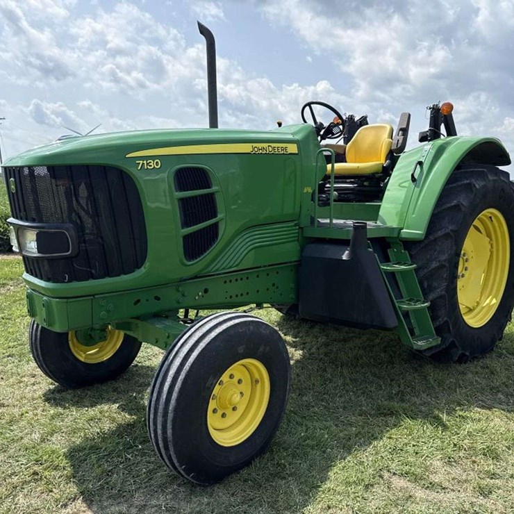 JOHN DEERE 7130