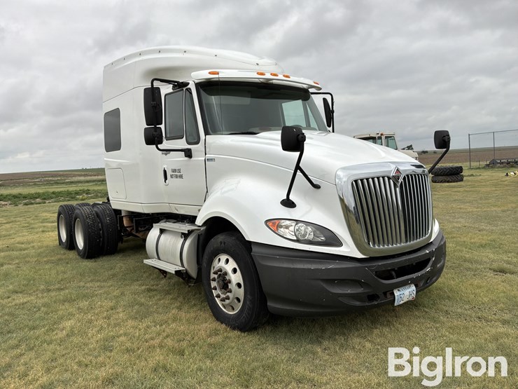 2010-international-prostar-image-3