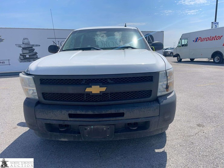2013-chevrolet-silverado-1500-image-2