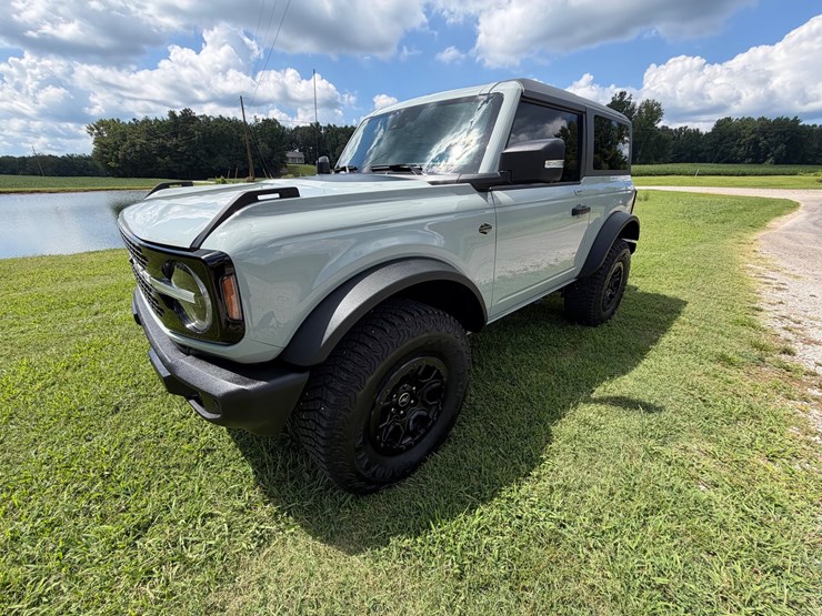 2022-ford-bronco-image-2