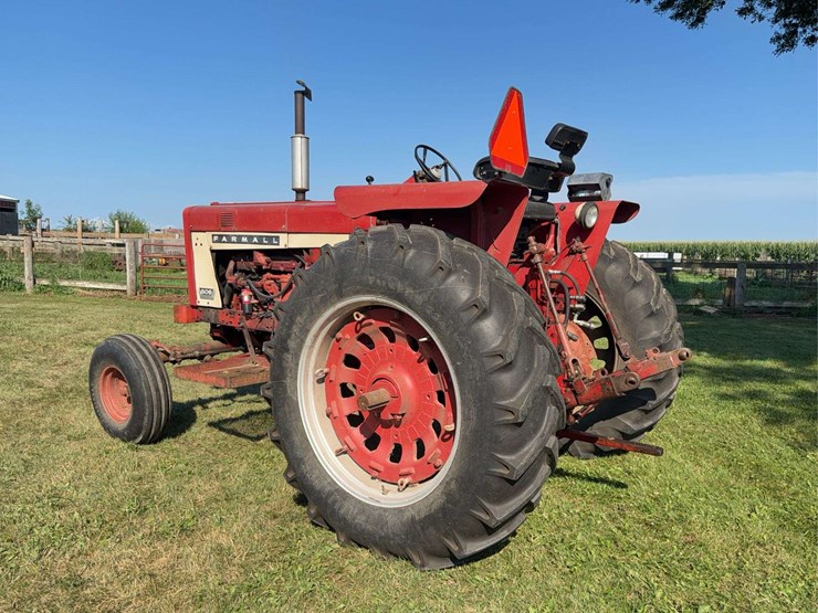 farmall-806-diesel-image-3