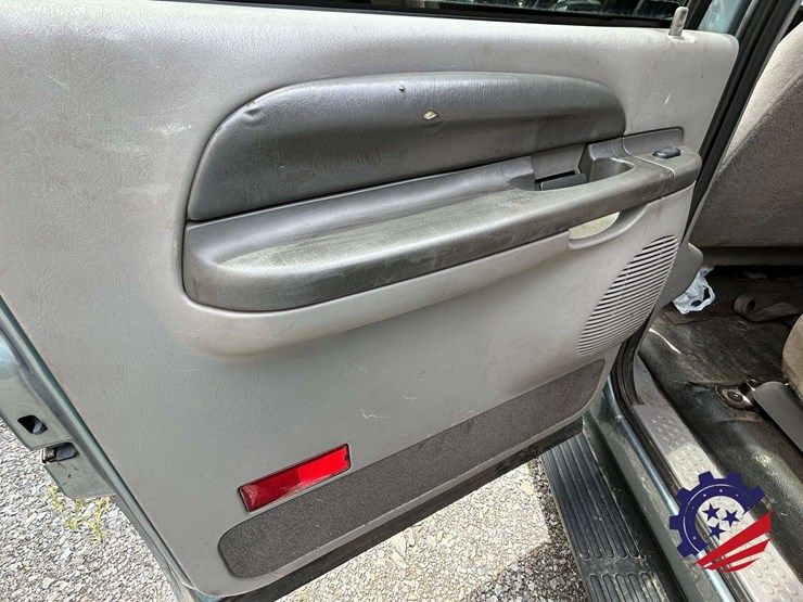 2000-ford-excursion-image-45