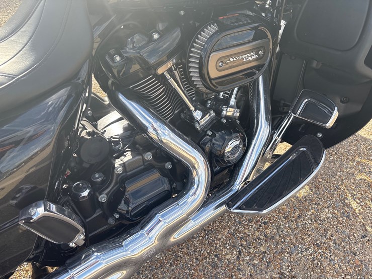 #35523-•-2017-harley-davidson-street-glider-image-8