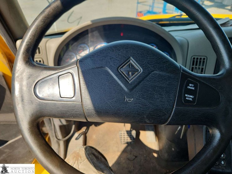 2010-international-durastar-4300-image-18
