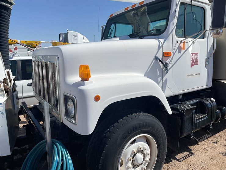 2005-vactor-2100-image-12