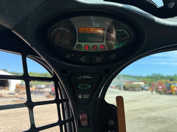 2019-bobcat-t770-image-24