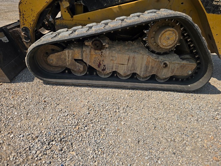 2013-caterpillar-289c2-image-23