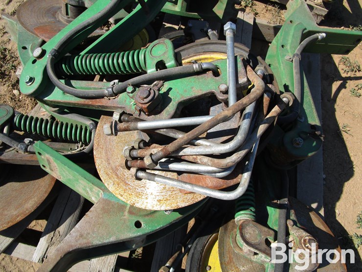 john-deere-14-image-15