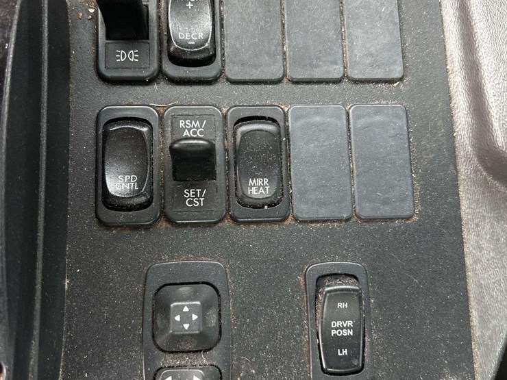 2019-freightliner-m2-106-image-49