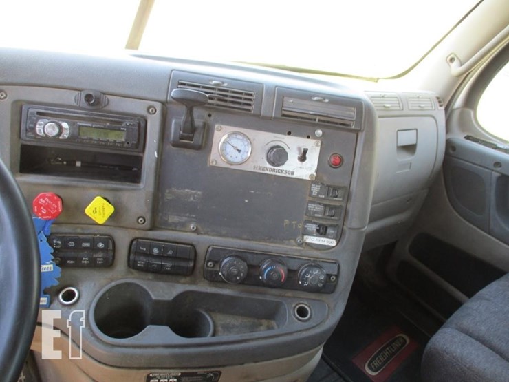 2014-freightliner-cascadia-125-image-9