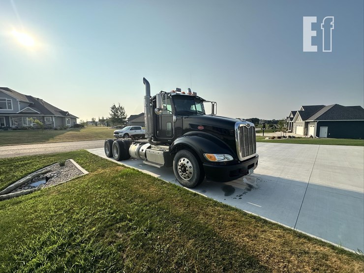 2012-peterbilt-386-image-2