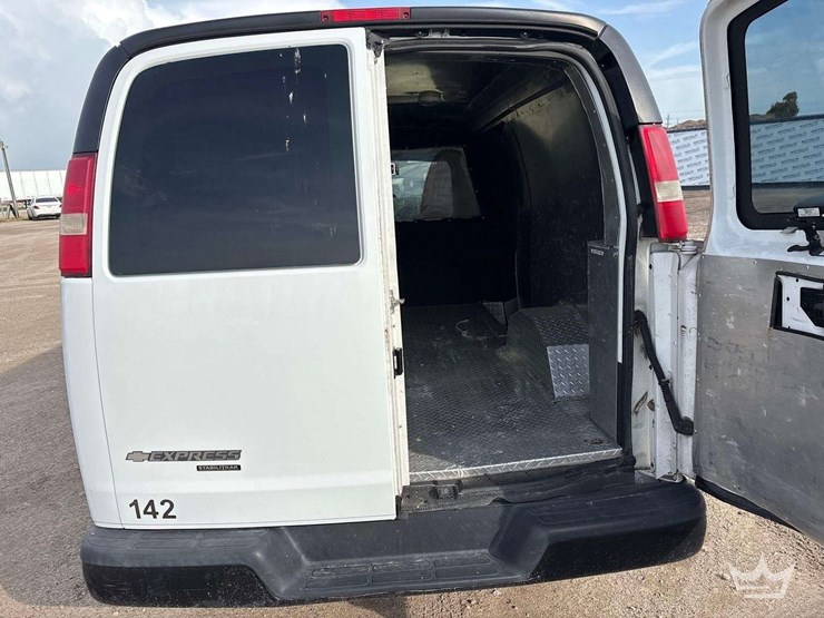 2014-chevrolet-express-2500-image-23