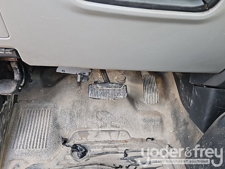 2018-ford-f550-image-28
