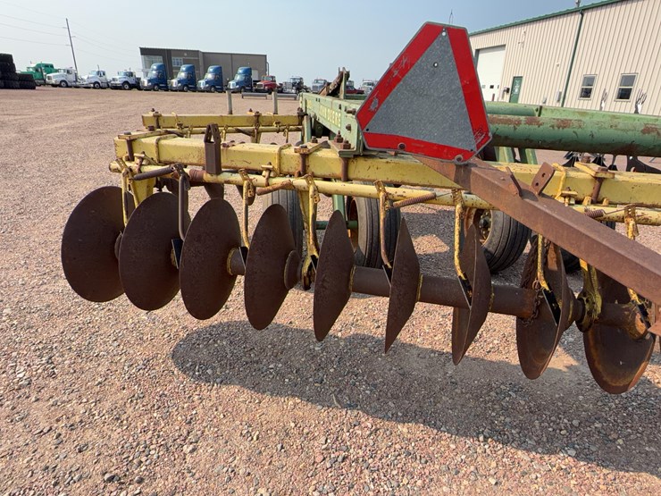 john-deere-340-image-22
