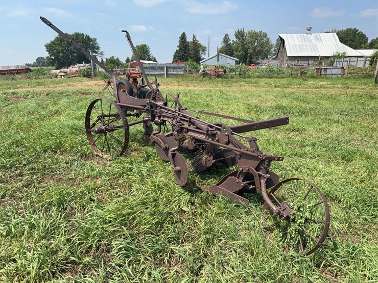 avery-three-bottom-14”-pull-type-moldboard-plow-image-4