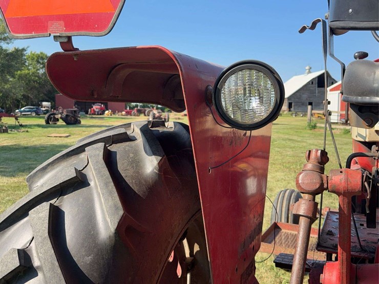 farmall-806-diesel-image-40