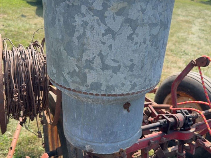 mccormick-deering-two-row-planter-image-16