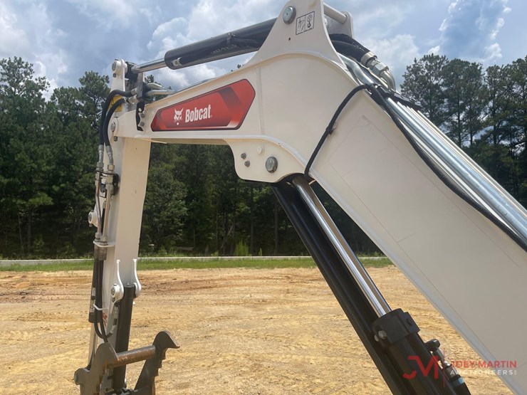 2025-bobcat-e35-r2-series-mini-excavator-image-17