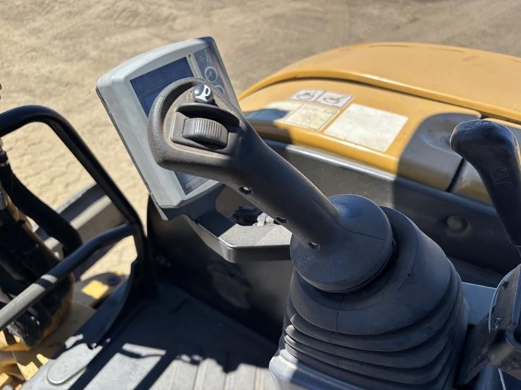 2017-caterpillar-304e2-cr-image-25