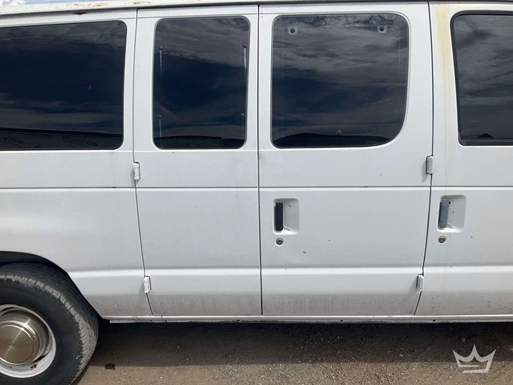 2003-ford-e350-image-23
