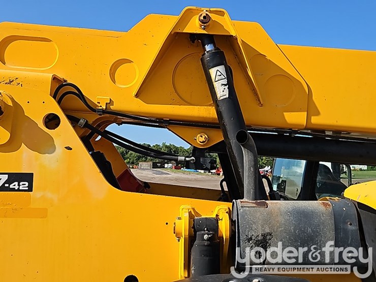 2017-jcb-507-42-image-9