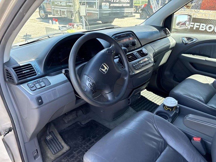 2005-honda-odyssey-image-16