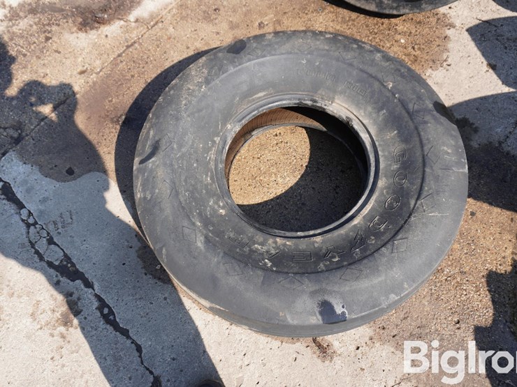 11.00-16-tires-image-17
