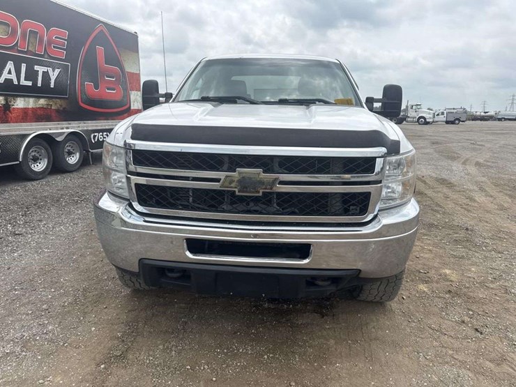 2013-chevrolet-2500-image-8