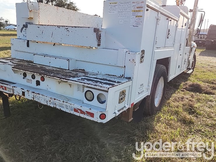 2008-international-durastar-4300-image-13