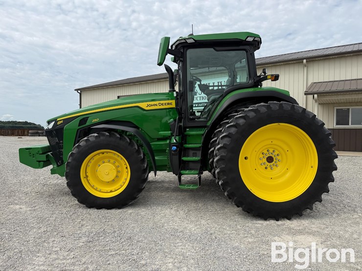 2025-john-deere-8r-250-image-8