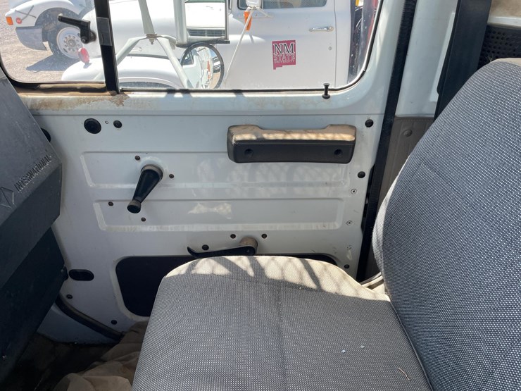 #2253-•-1998-isuzu-2-ton-cargo-truck-(has-nm-title)-(located-in-las-cruces)-image-34