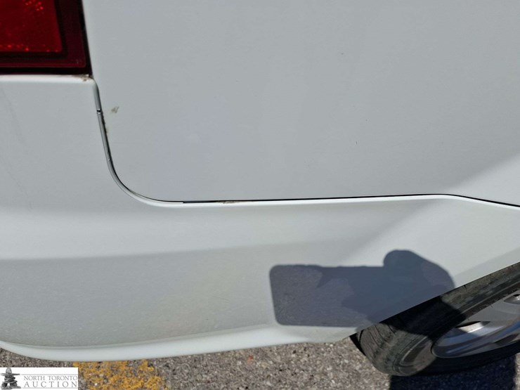 2014-dodge-grand-caravan-sxt-image-24