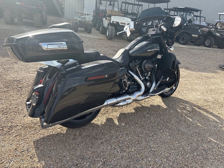 #35523-•-2017-harley-davidson-street-glider-image-4