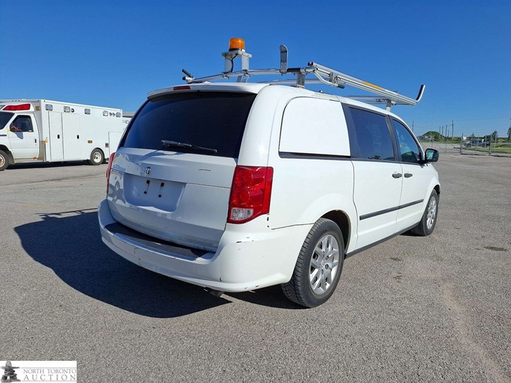2015-ram-c/v-image-5
