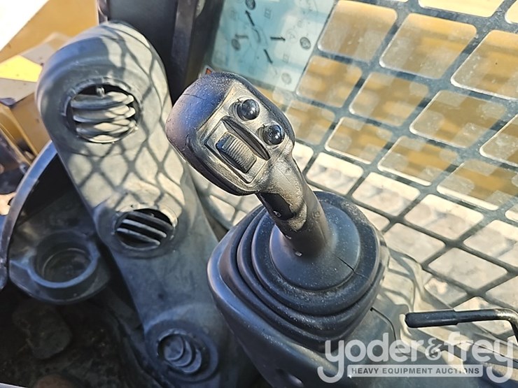 2019-caterpillar-299d2-image-27
