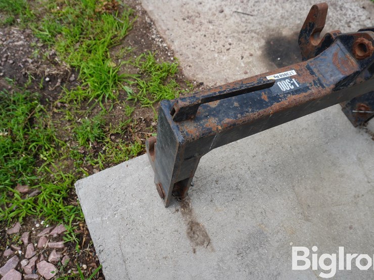 jeffers-i300-cat.-3-quick-hitch-image-9