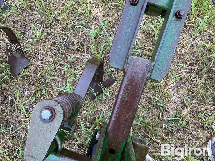 john-deere-825-image-11