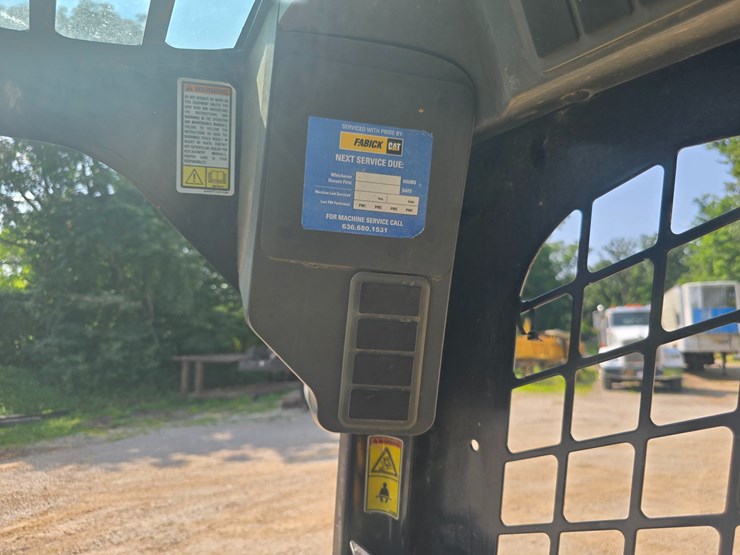 2013-caterpillar-289c2-image-44