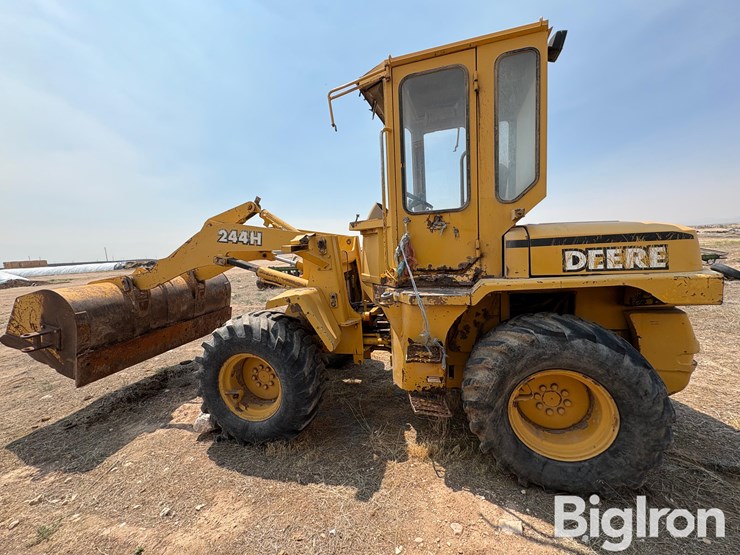 1997-deere-244h-image-8