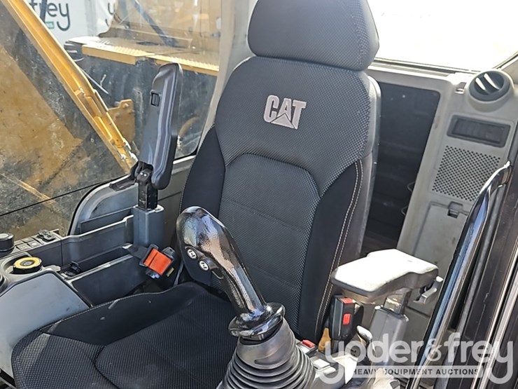 2019-caterpillar-323-image-34