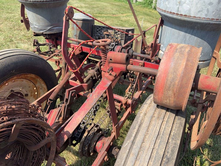 mccormick-deering-two-row-planter-image-22