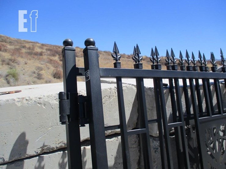 7'-x-20'-bi-parting-driveway-farm-gate-image-2