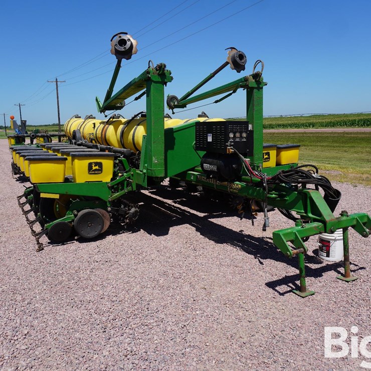 JOHN DEERE 1770