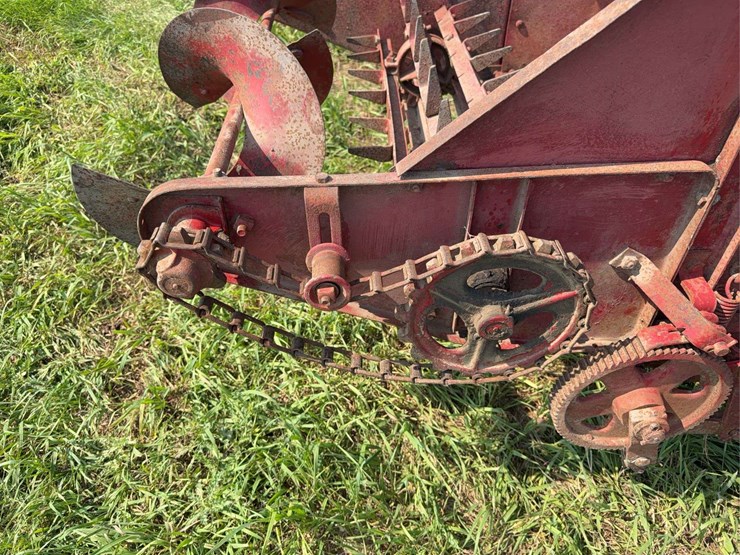 international-harvester-horse-drawn-manure-spreader-image-16