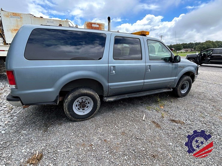 2000-ford-excursion-image-5