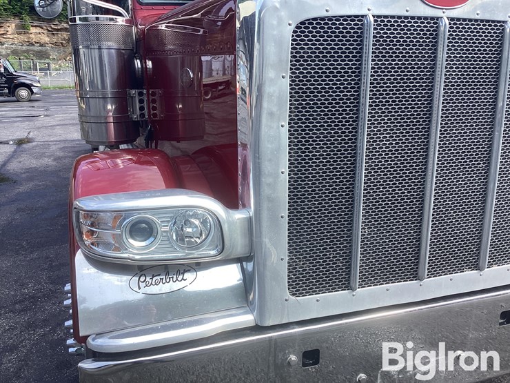 2014-peterbilt-389-image-10