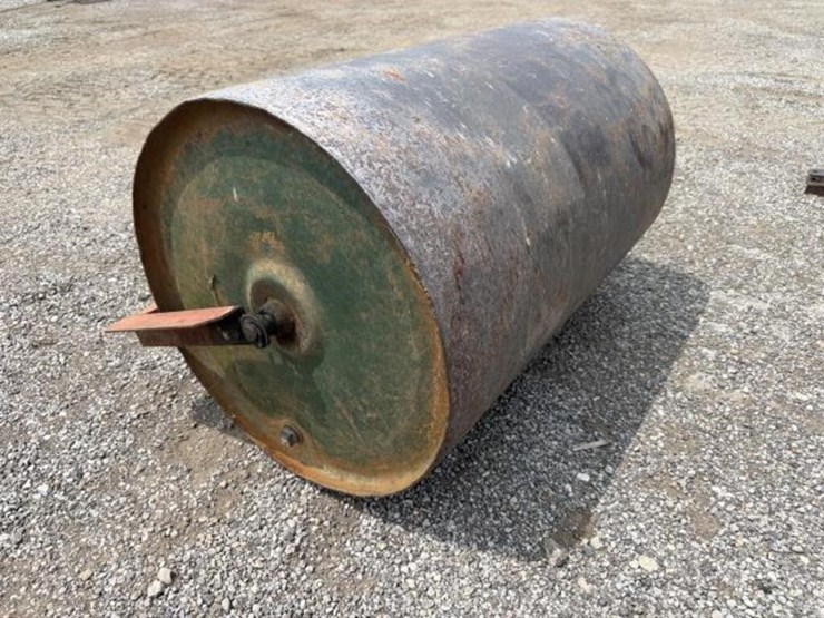 48-inch-metal-yard-roller-image-2