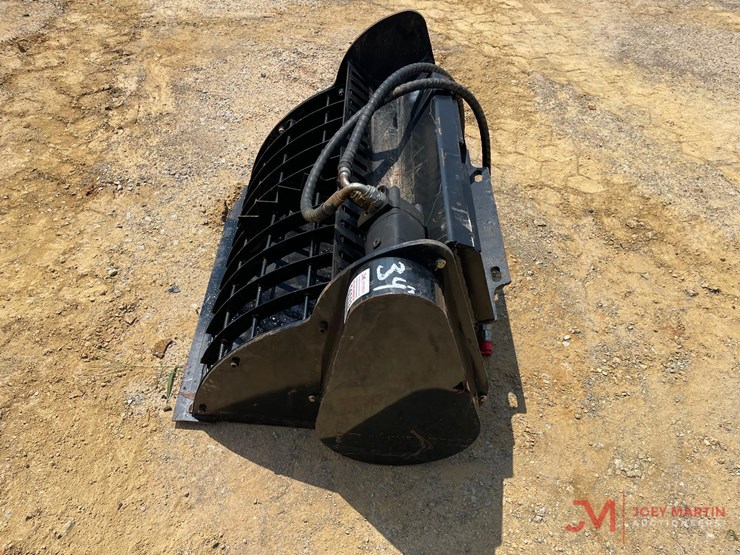 34"-concrete-mixing-bucket-mini-skid-steer-attachment-image-5