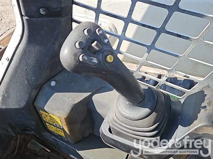 2021-bobcat-t64-image-28