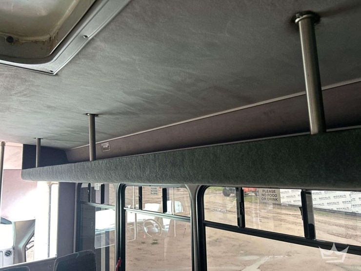 2011-ford-e450-image-15